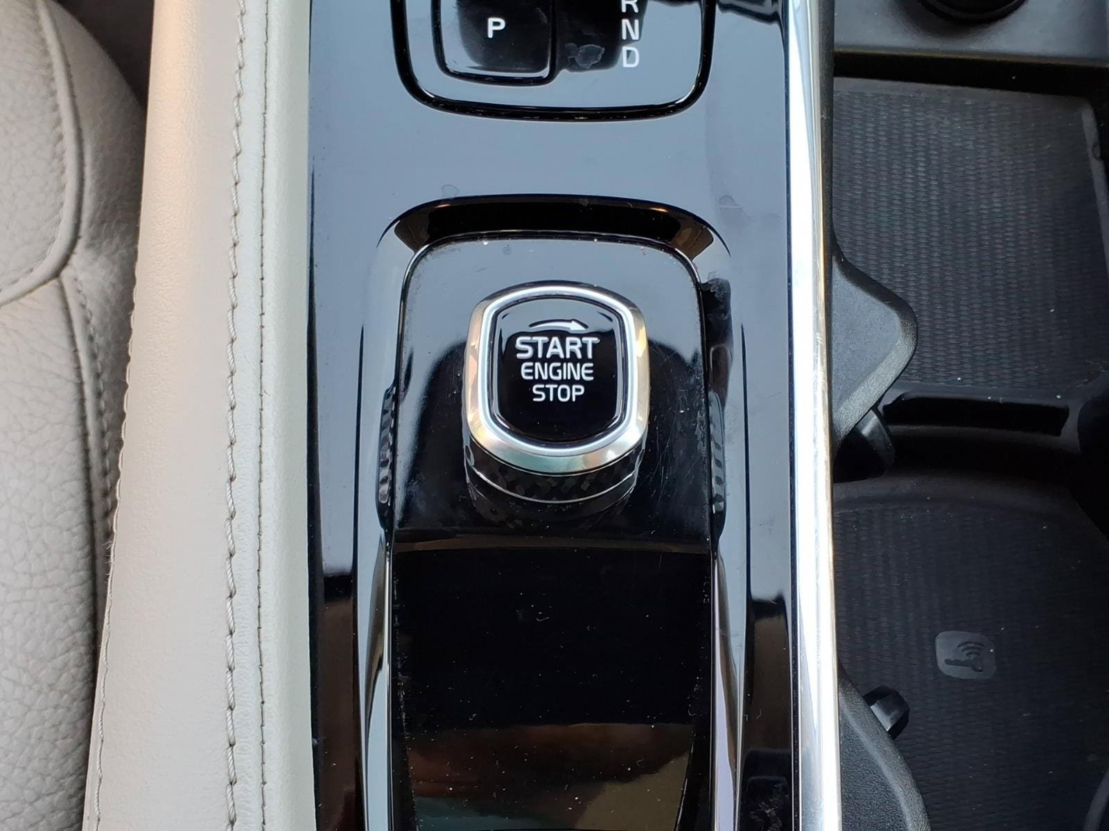 Used 2023 Volvo XC90 B6 Plus w/ Protection Package Premier AWD/4WD image 14