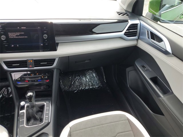 New 2025 Volkswagen Taos SE image 16