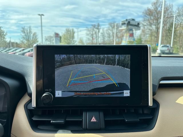 Used 2024 Toyota RAV4 LE AWD/4WD image 39