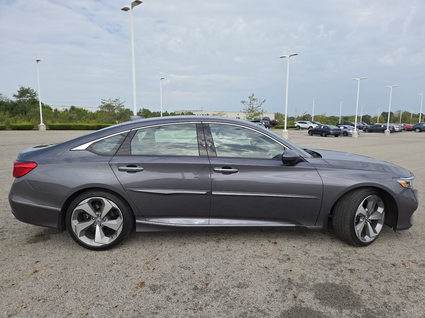 Used 2018 Honda Accord Touring image 19