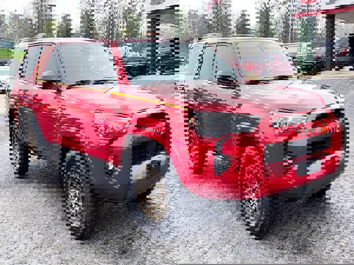 Used 2023 Toyota 4Runner 40th Anniversary SE image 2