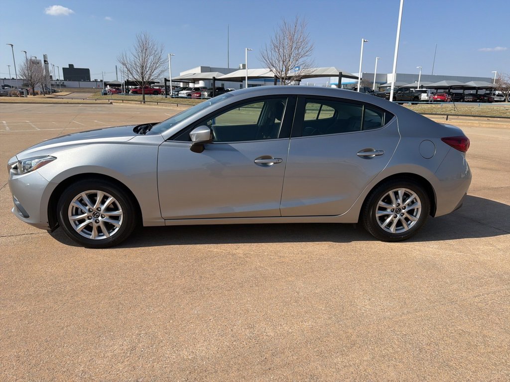 Used 2016 MAZDA MAZDA3 i Sport w/ Preferred Equipment Package image 2