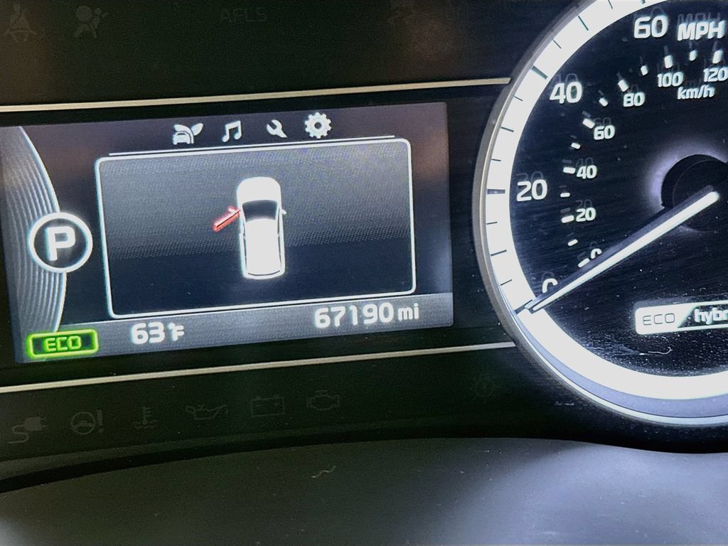 Used 2017 Kia Niro EX FWD image 13
