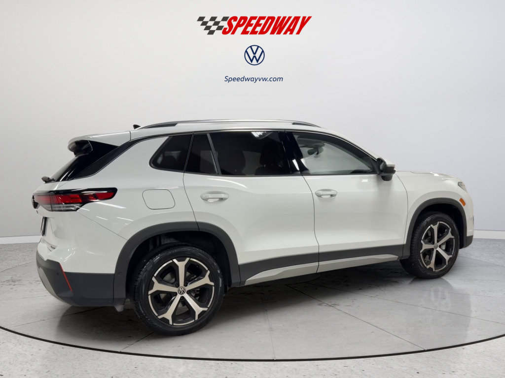 Used 2025 Volkswagen Tiguan SE AWD/4WD image 5