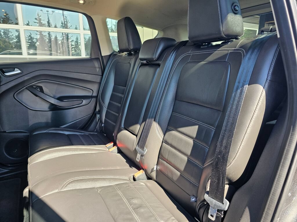 Used 2017 Ford Escape Titanium w/ Canadian Touring Package AWD/4WD image 18