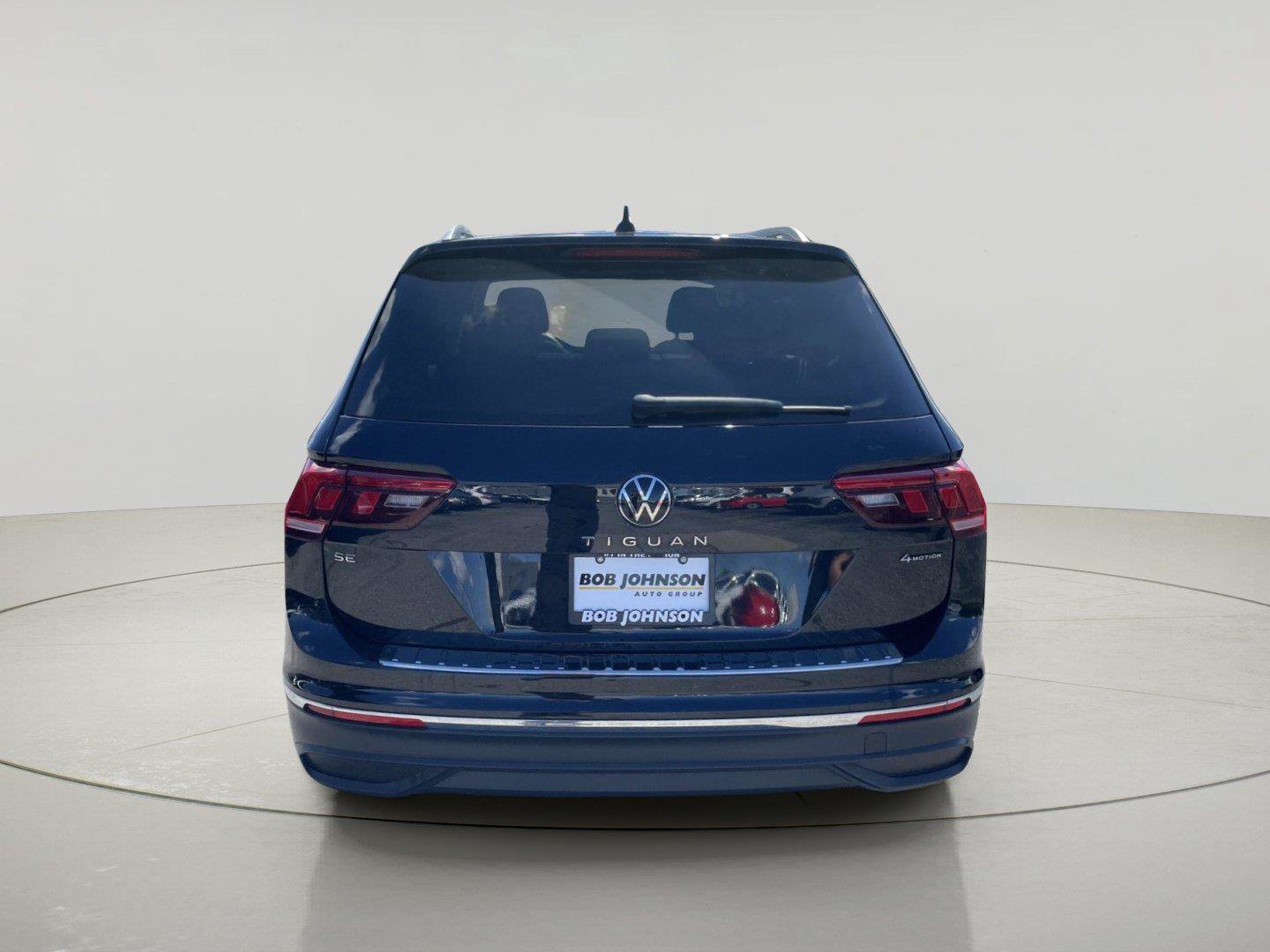 Used 2024 Volkswagen Tiguan SE AWD/4WD image 6