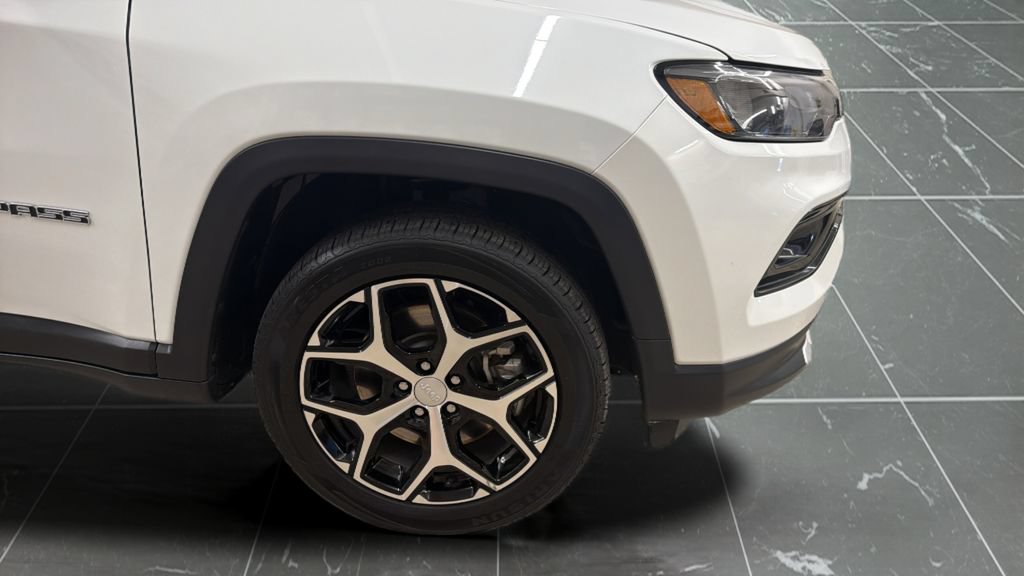 Used 2024 Jeep Compass Limited AWD/4WD image 24