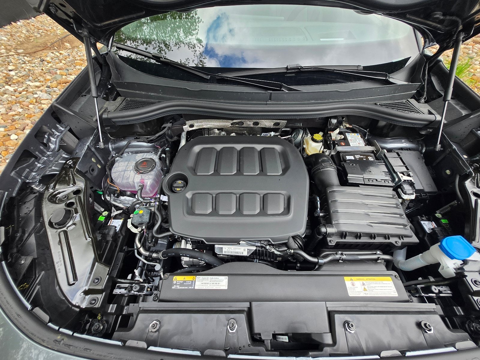 New 2026 Volkswagen Tiguan SE R-Line FWD image 23