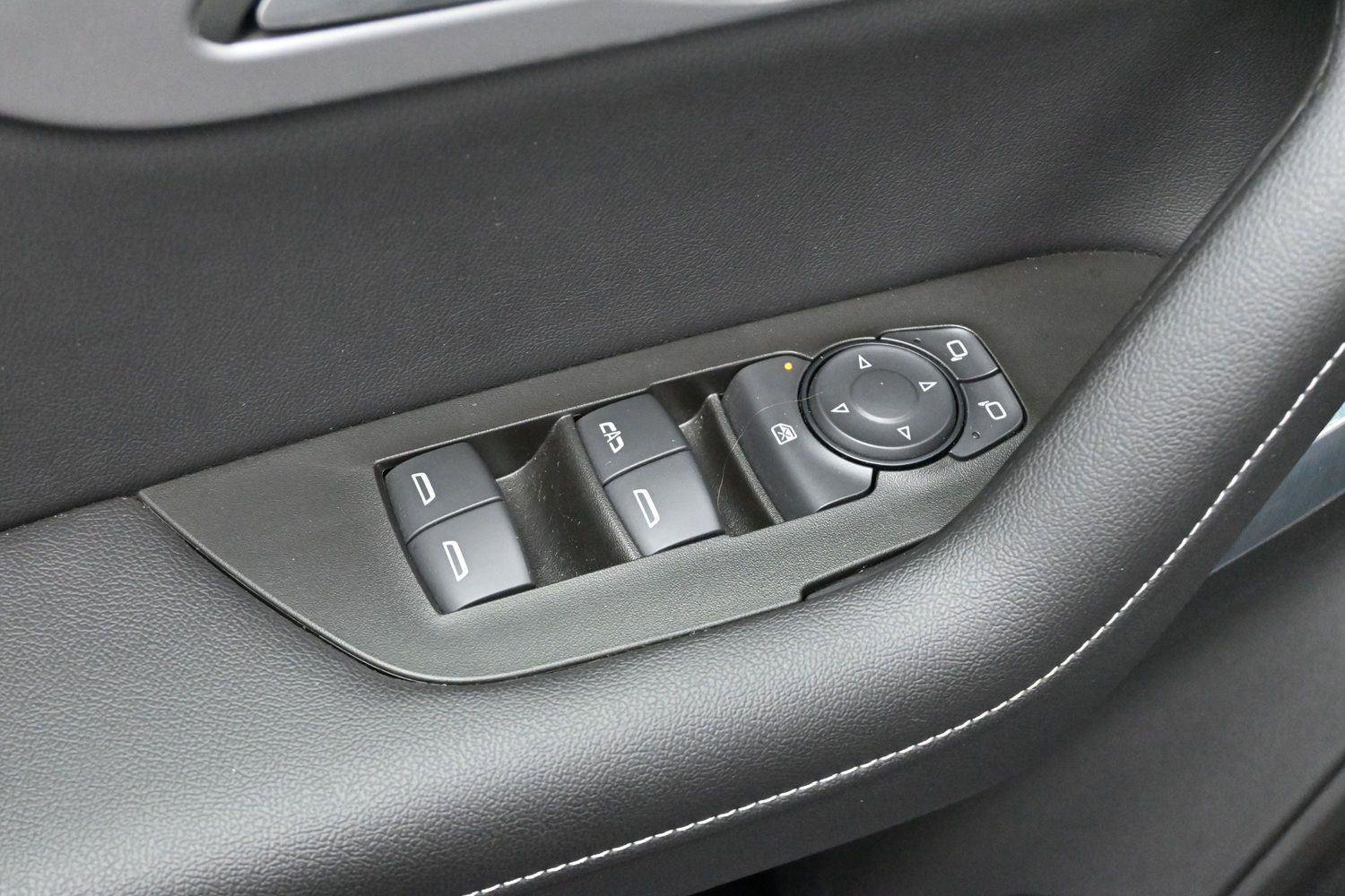 Used 2024 Chevrolet Blazer LT w/ Convenience Package FWD image 11