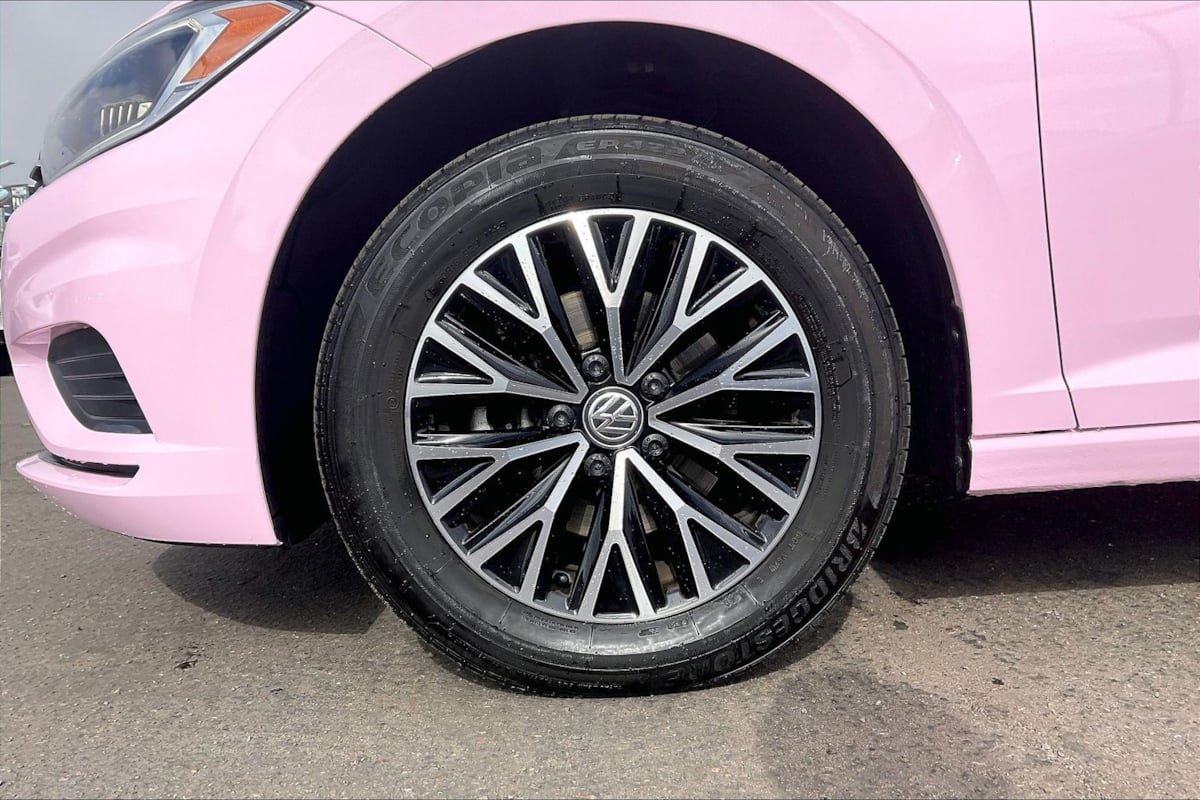 Used 2019 Volkswagen Jetta SEL w/ Cold Weather Package FWD image 4