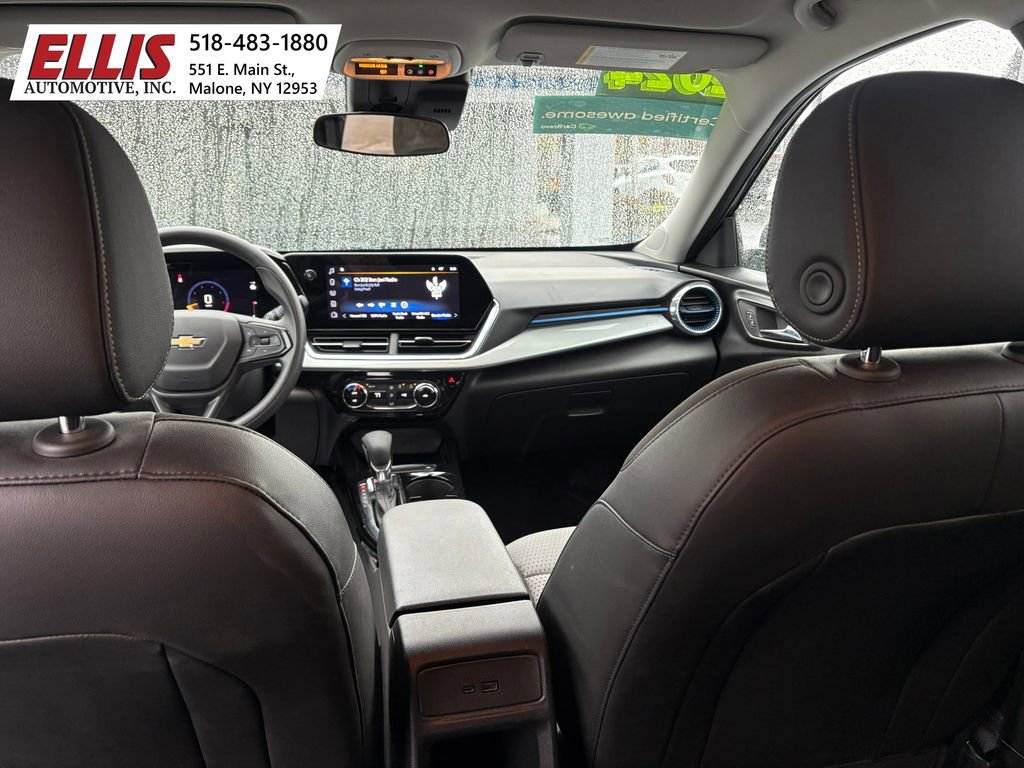 Used 2024 Chevrolet Trax LT image 21