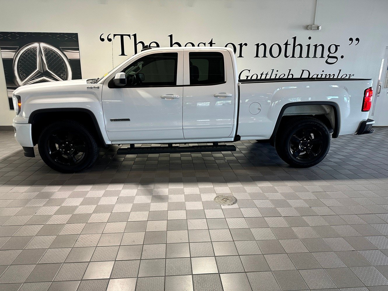 Used 2019 GMC Sierra 1500 Limited w/ Elevation Edition AWD/4WD image 3