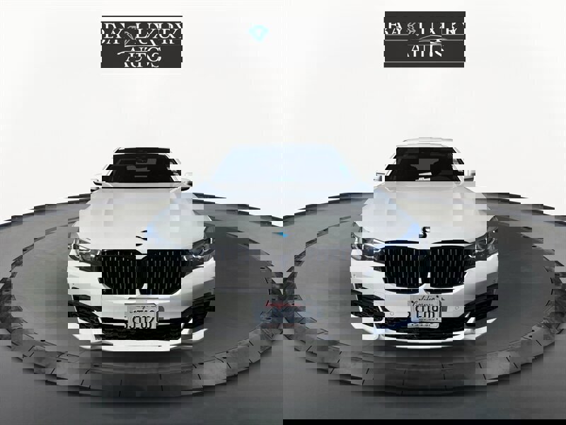 Used 2019 BMW 740i w/ M Sport Package image 2