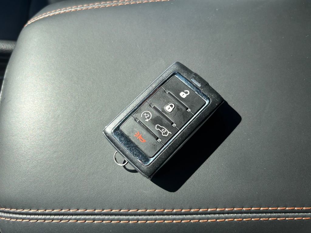 Used 2022 Jeep Grand Cherokee Summit w/ Advanced Protech Group IV AWD/4WD image 36