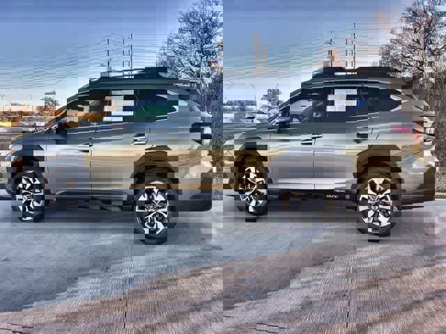 Used 2023 Subaru Outback Touring image 4