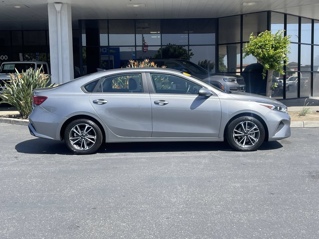Used 2022 Kia Forte LXS FWD image 5
