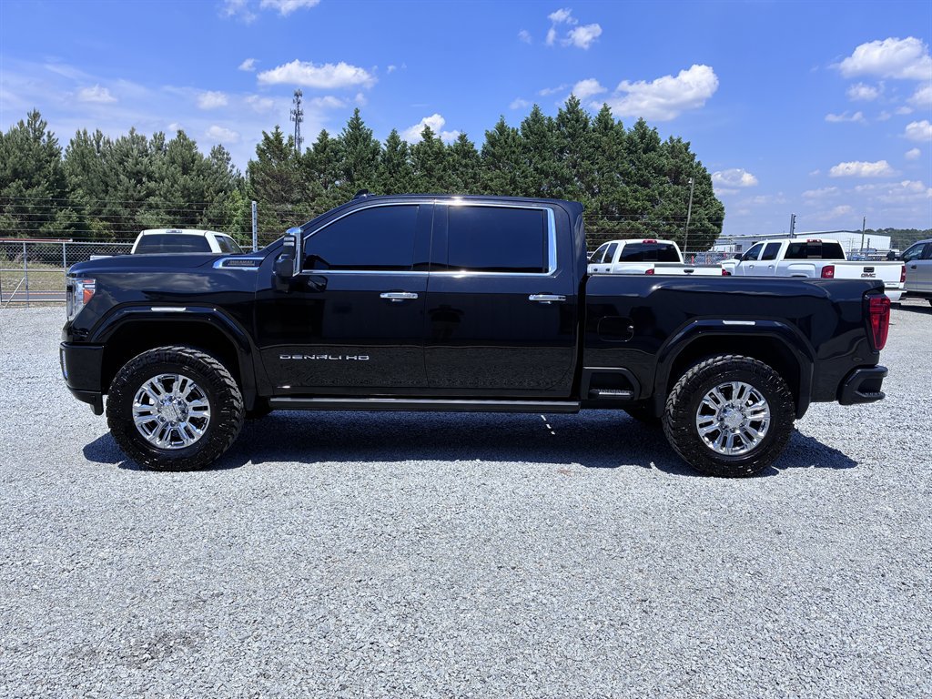Used 2022 GMC Sierra 2500 Denali w/ Denali Black Diamond Edition AWD/4WD image 8