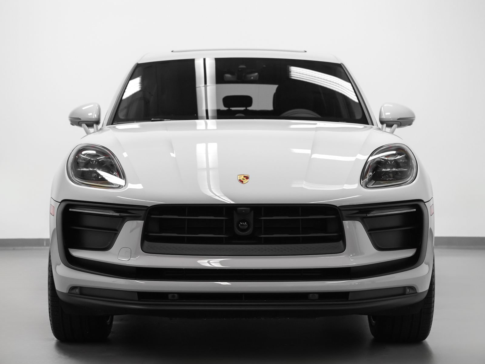 New 2026 Porsche Macan AWD/4WD image 8