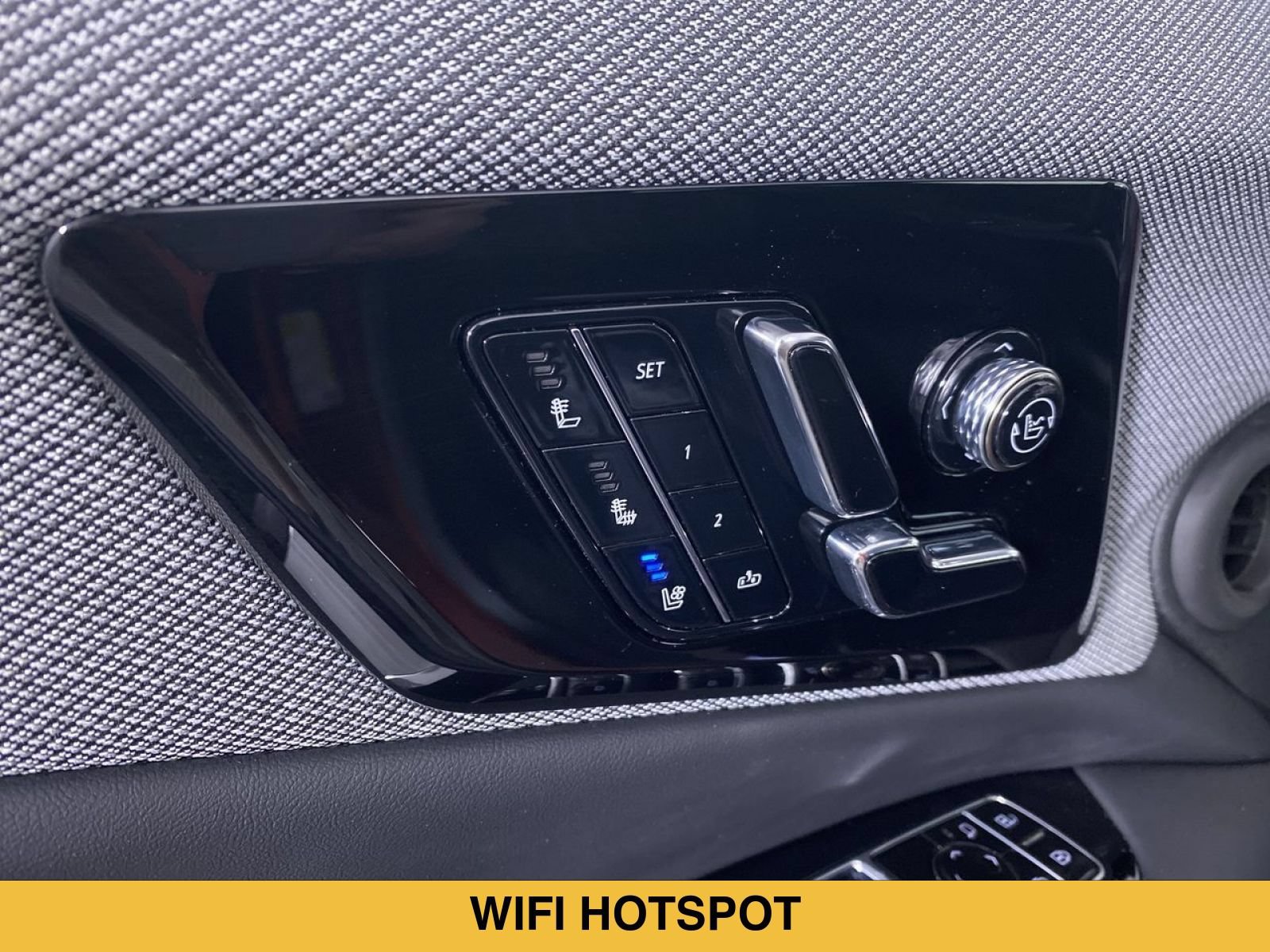 Certified 2025 Cadillac Optiq Luxury 2 AWD/4WD image 8