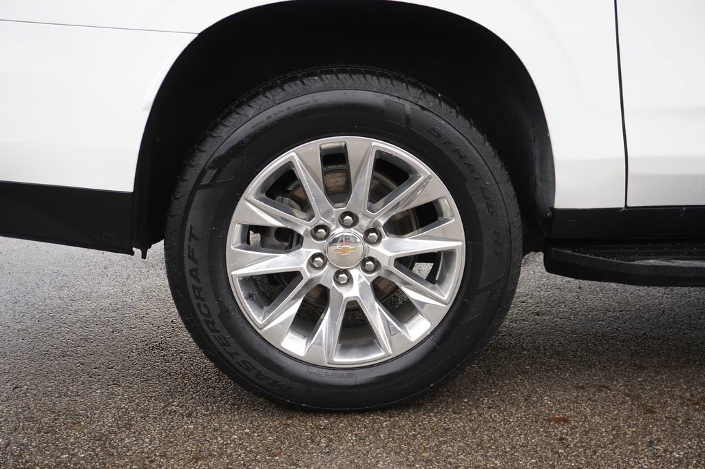 Used 2023 Chevrolet Suburban Premier image 12