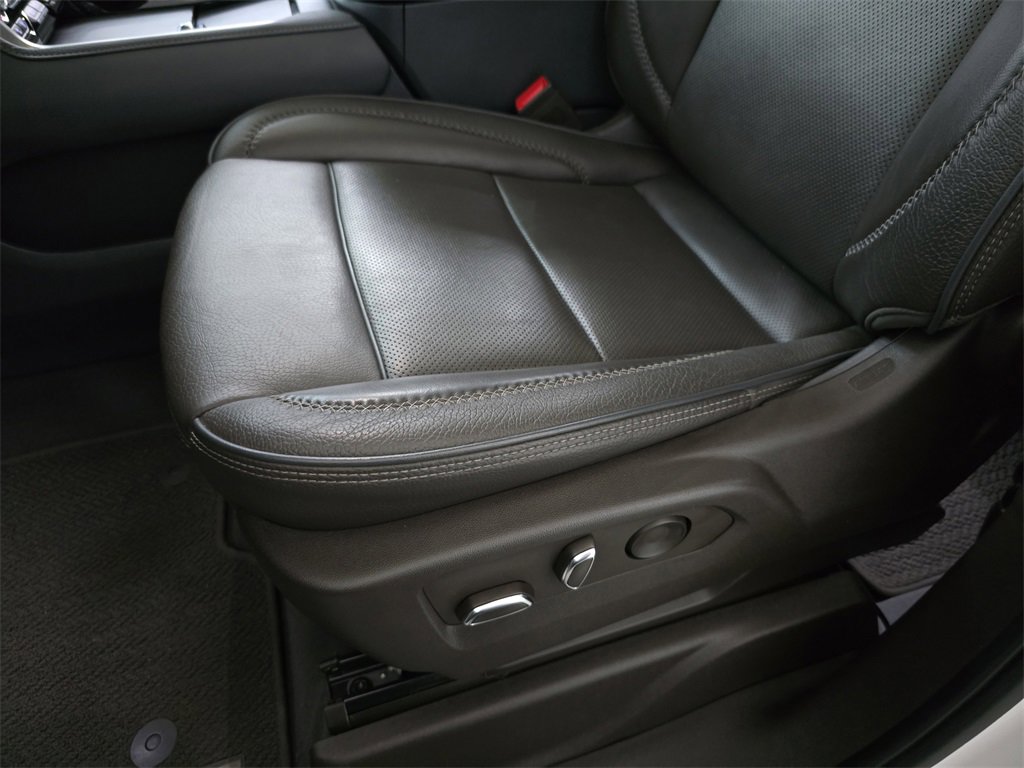 Used 2022 GMC Yukon XL Denali image 32