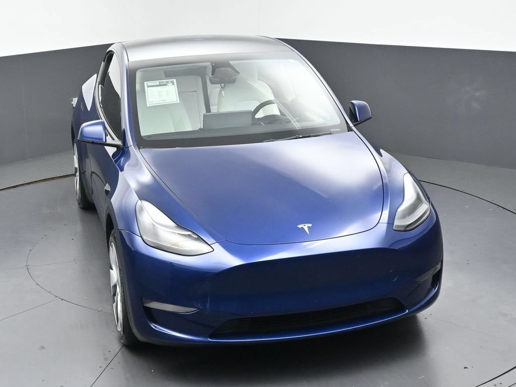 Used 2024 Tesla Model Y 2WD image 41