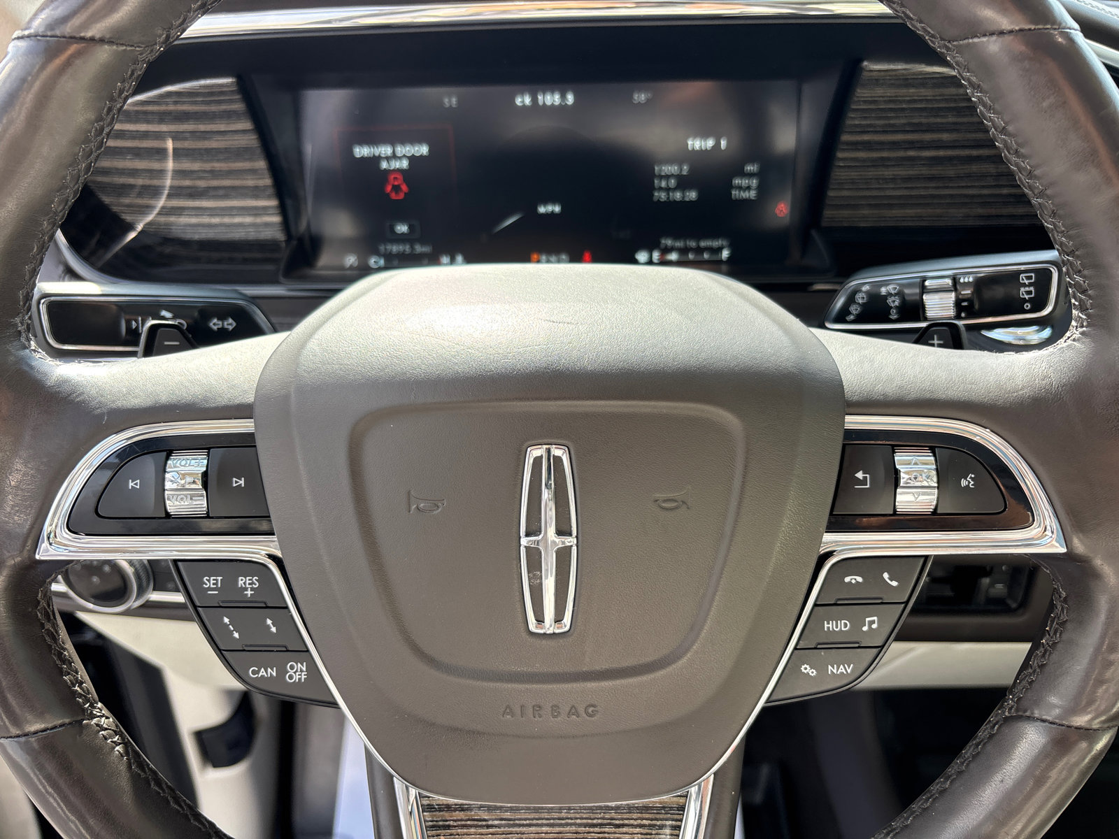 Used 2021 Lincoln Navigator Black Label w/ Cargo Convenience Package image 16