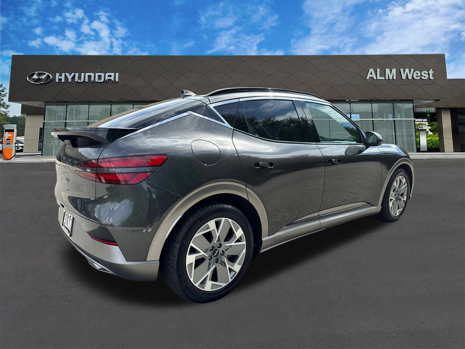 Used 2025 Genesis GV60 RWD image 5