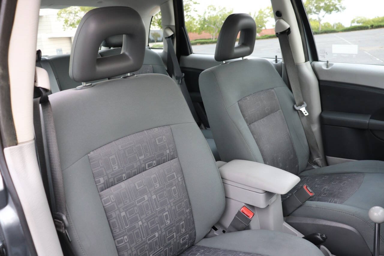 Used 2009 Chrysler PT Cruiser FWD image 17
