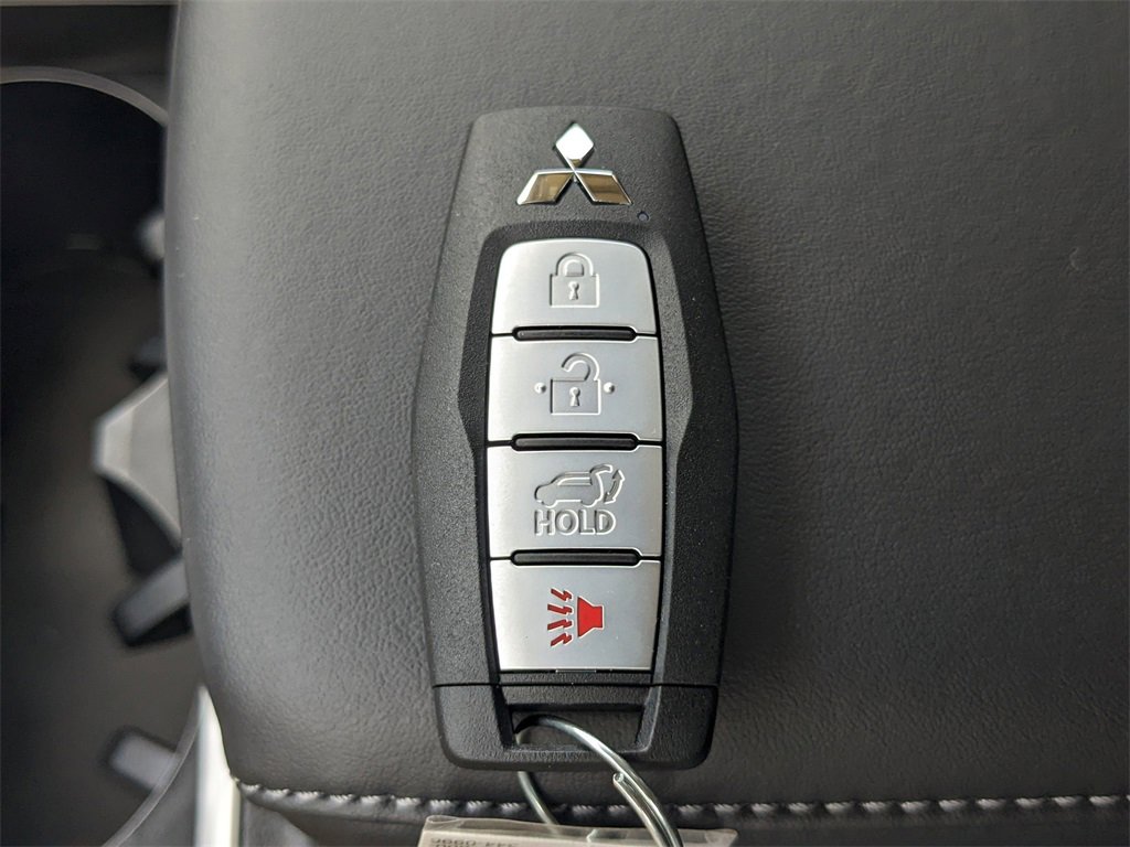 New 2025 Mitsubishi Outlander SEL image 31