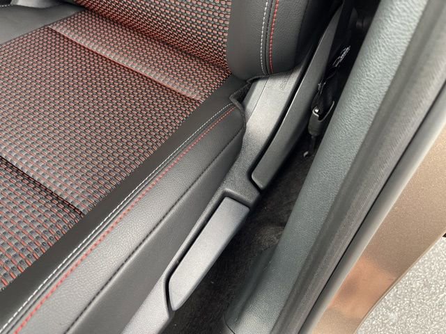 New 2025 Nissan Kicks SR image 16