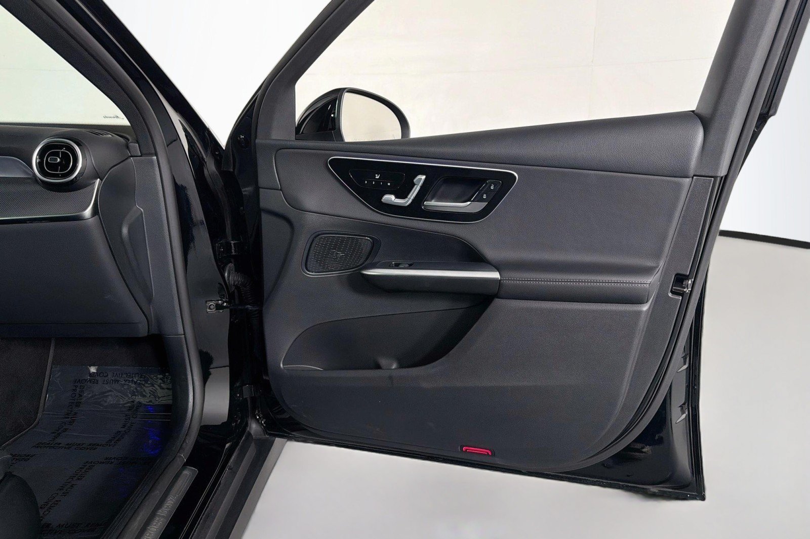 Used 2026 Mercedes-Benz GLC 300 image 24