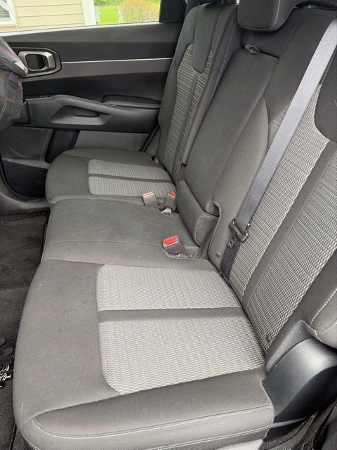 Used 2023 Kia Sorento LX FWD image 6