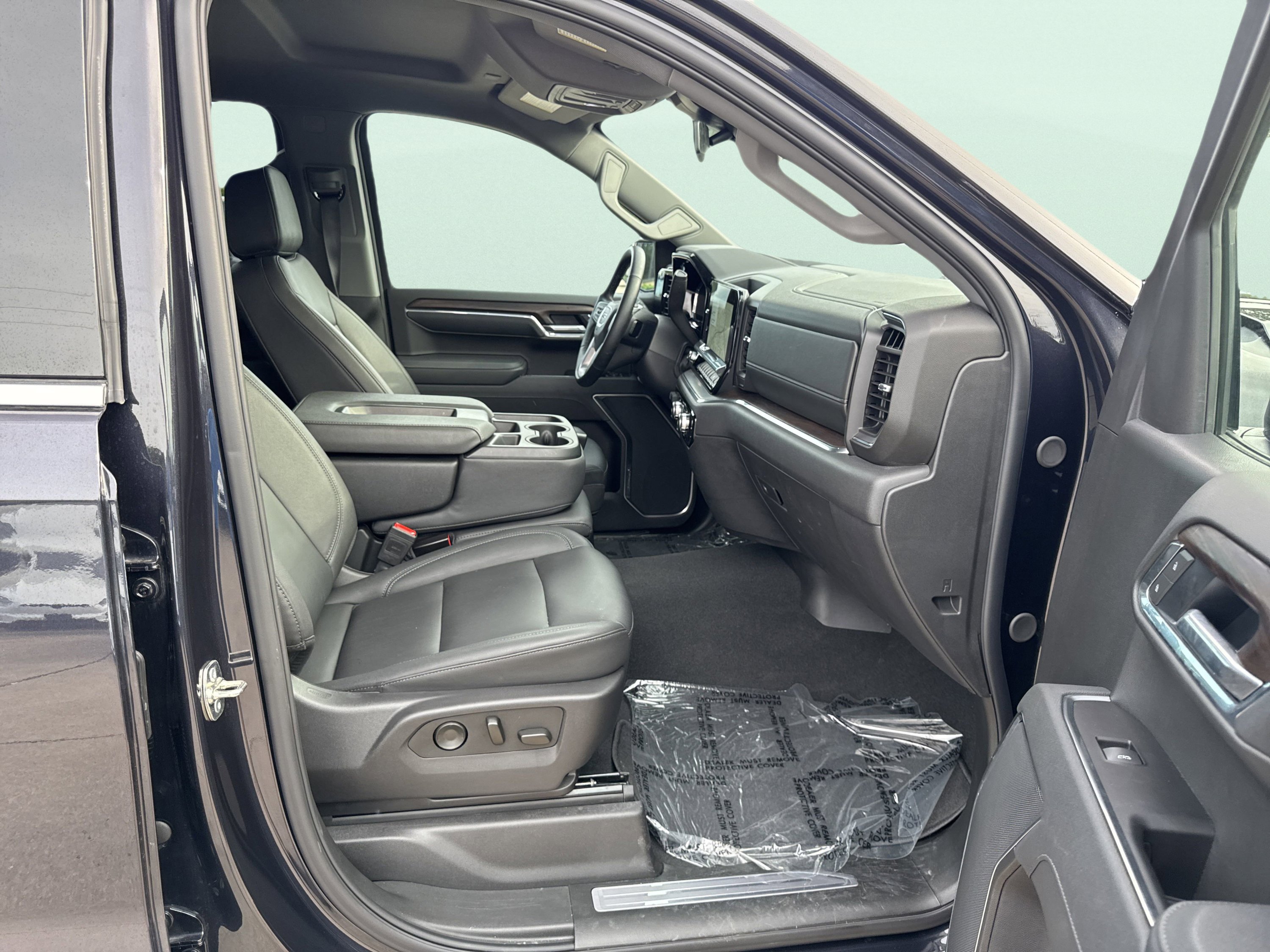 Used 2025 GMC Sierra 1500 SLT image 43