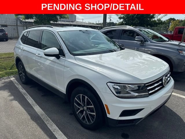 Used 2020 Volkswagen Tiguan SE w/ Panoramic Sunroof Package FWD image 2