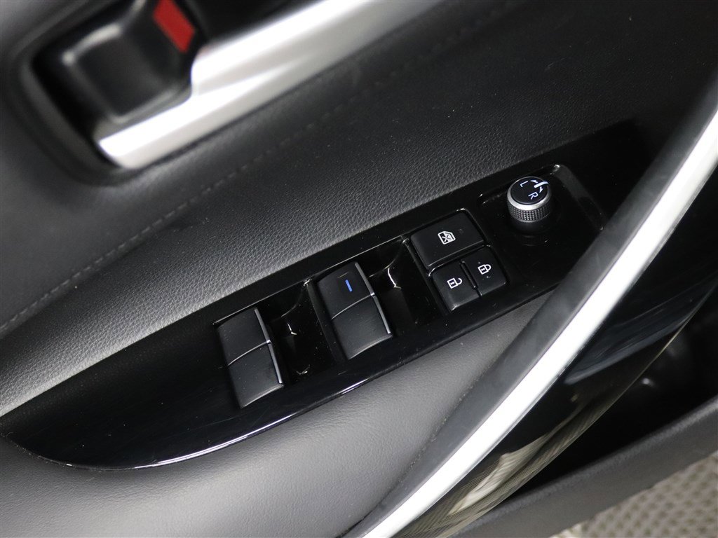 Used 2020 Toyota Corolla XLE FWD image 33