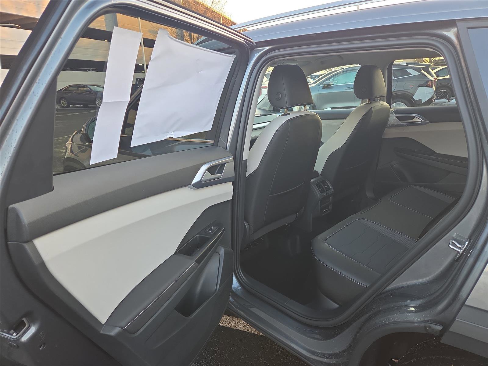 New 2026 Volkswagen Taos SE image 22