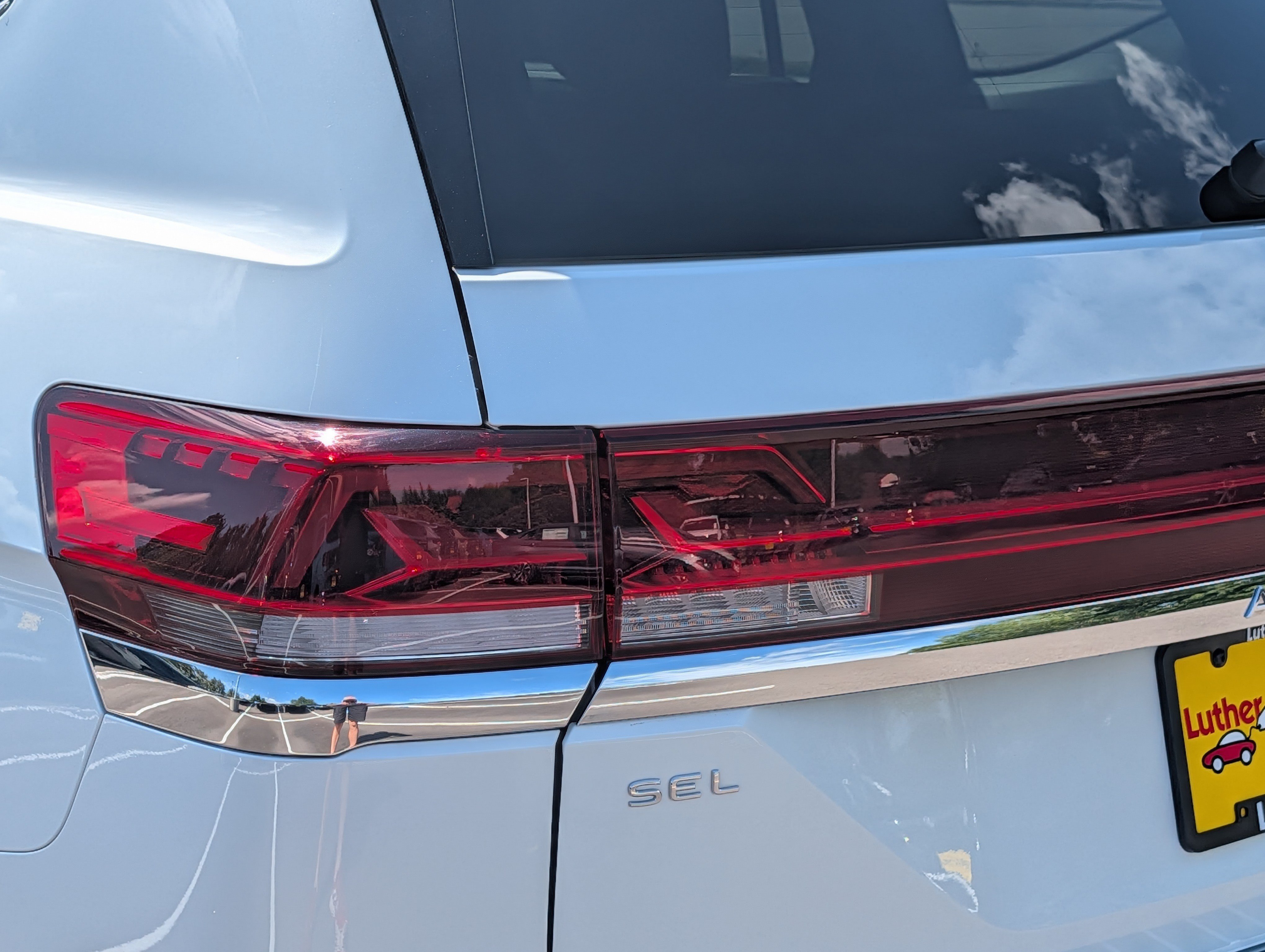 Certified 2024 Volkswagen Atlas SEL AWD/4WD image 17