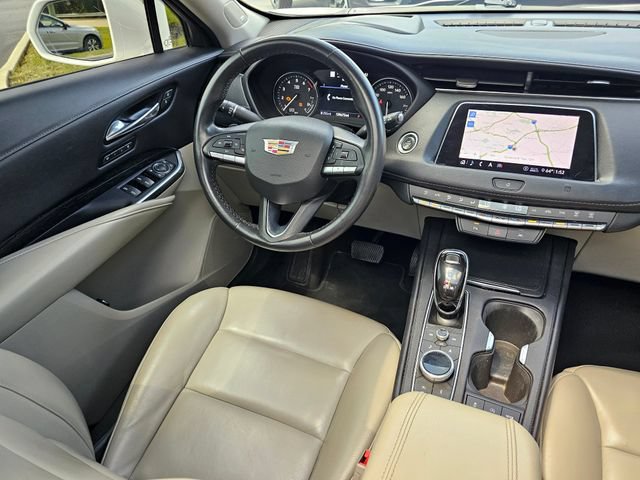 Used 2020 Cadillac XT4 Premium Luxury w/ Technology Package FWD image 30