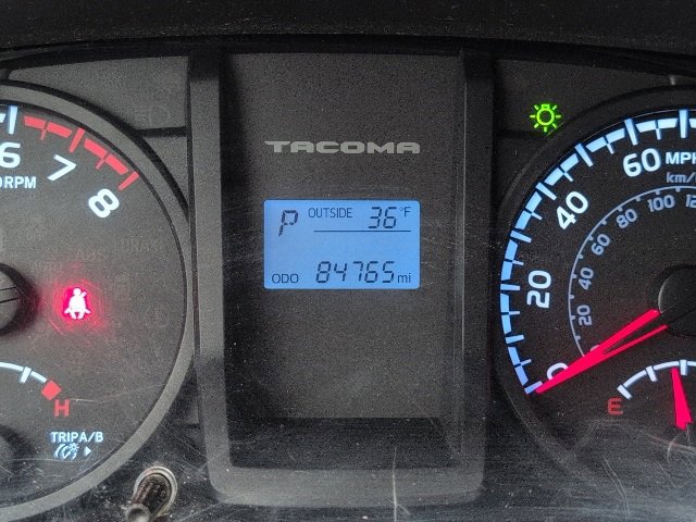 Used 2016 Toyota Tacoma SR image 11