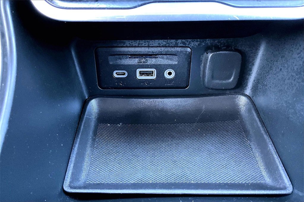 Used 2021 GMC Terrain SLT image 32