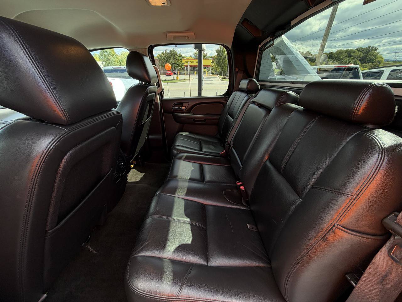 Used 2013 Chevrolet Avalanche LT w/ Suspension Package, Off-Road AWD/4WD image 9