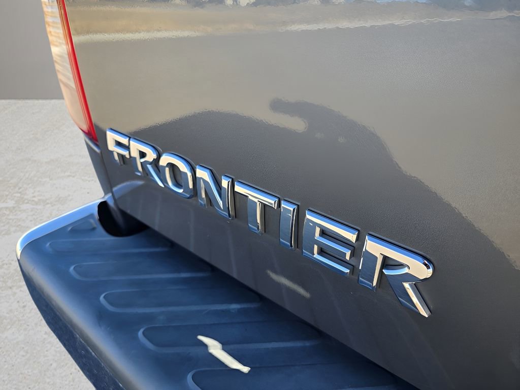 Used 2017 Nissan Frontier SV image 11