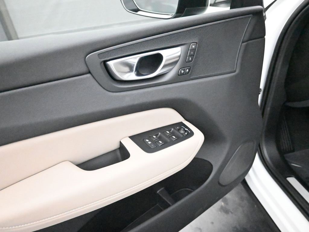 New 2026 Volvo XC60 B5 Plus w/ Protection Package Premier image 10