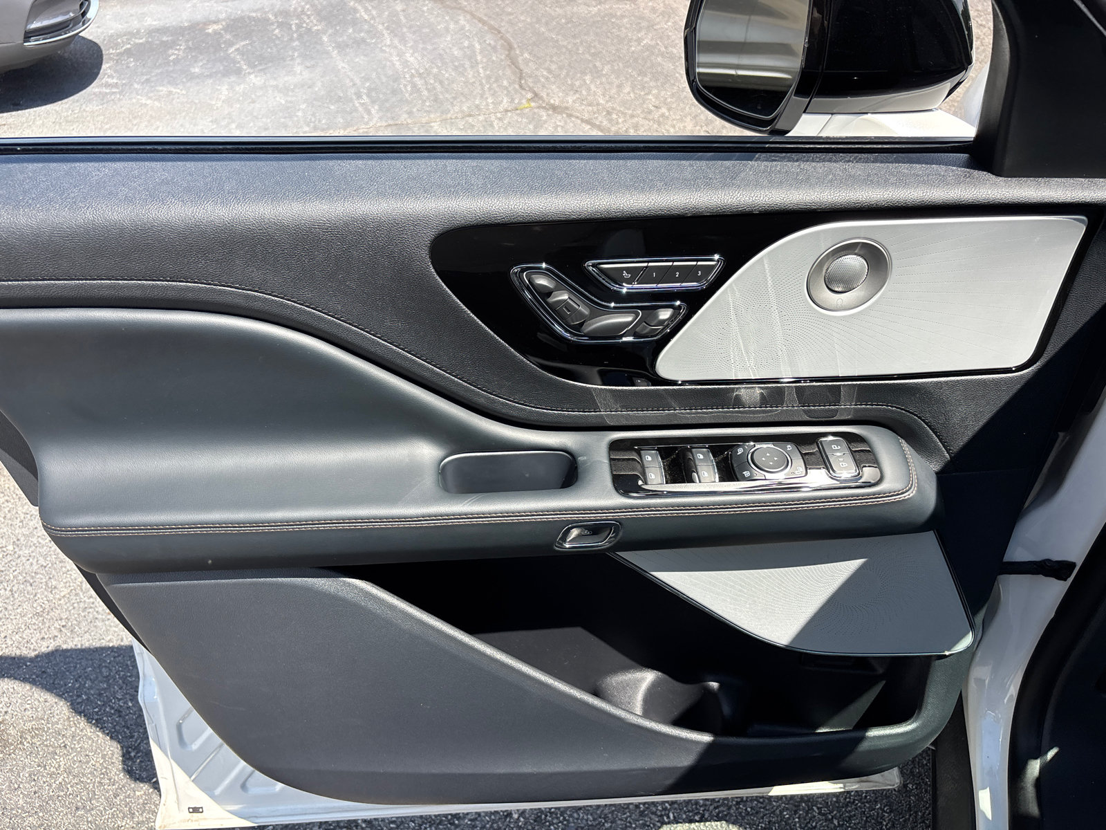 New 2026 Lincoln Aviator Reserve AWD/4WD image 11