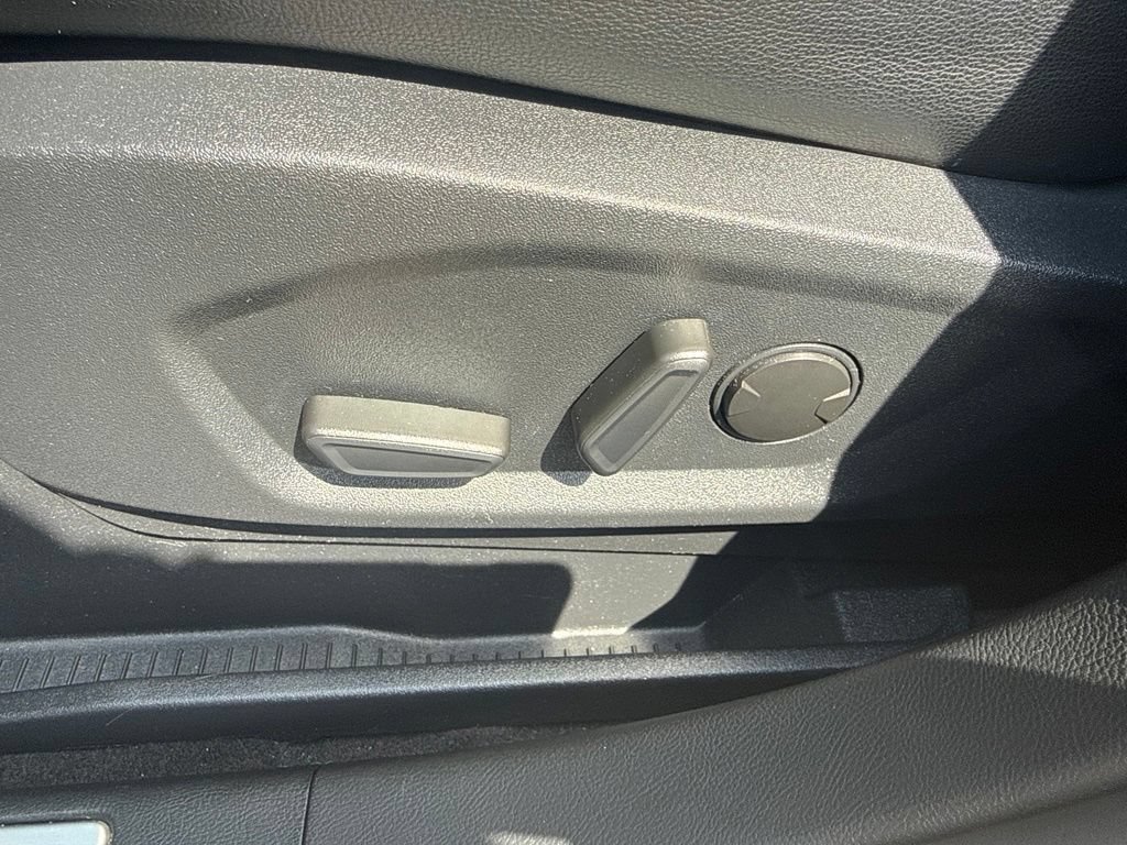 Used 2024 Ford Edge Titanium AWD/4WD image 16