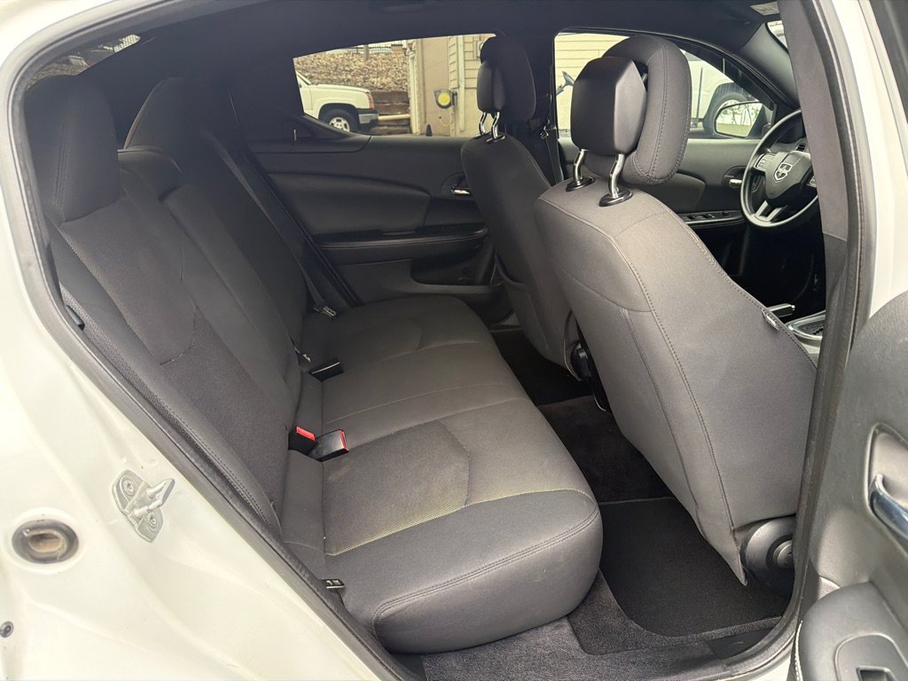 Used 2012 Dodge Avenger SE FWD image 13