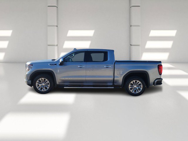 Used 2023 GMC Sierra 1500 Denali w/ Technology Package AWD/4WD image 4