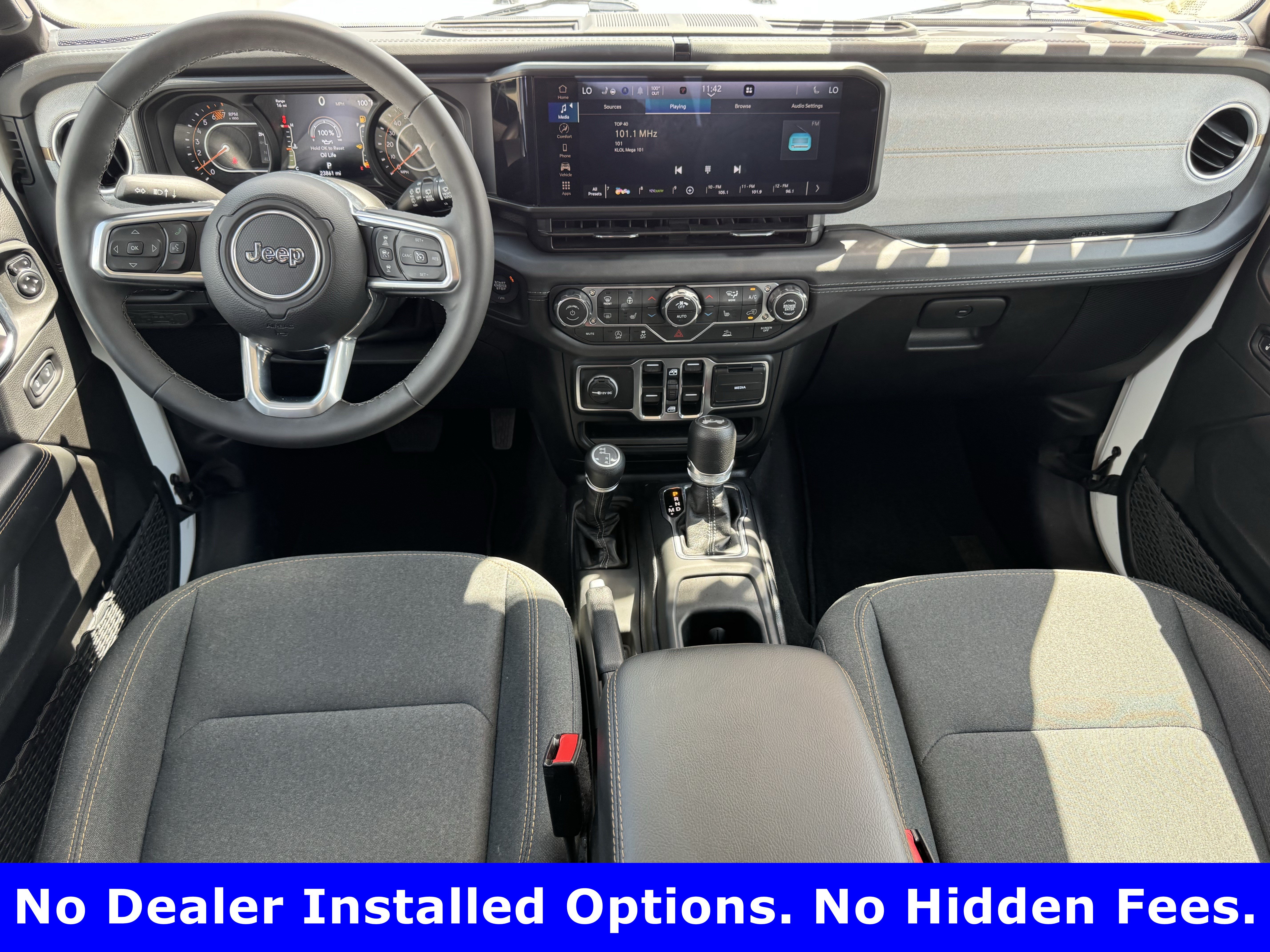 Used 2025 Jeep Wrangler Unlimited Sahara AWD/4WD image 11