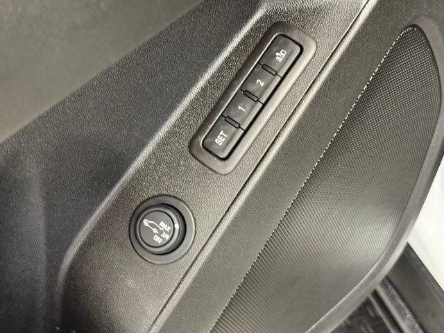 Used 2021 Chevrolet Equinox Premier w/ Redline Edition image 18